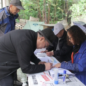 公司集中向退休人員發(fā)放和激活社?？? class=